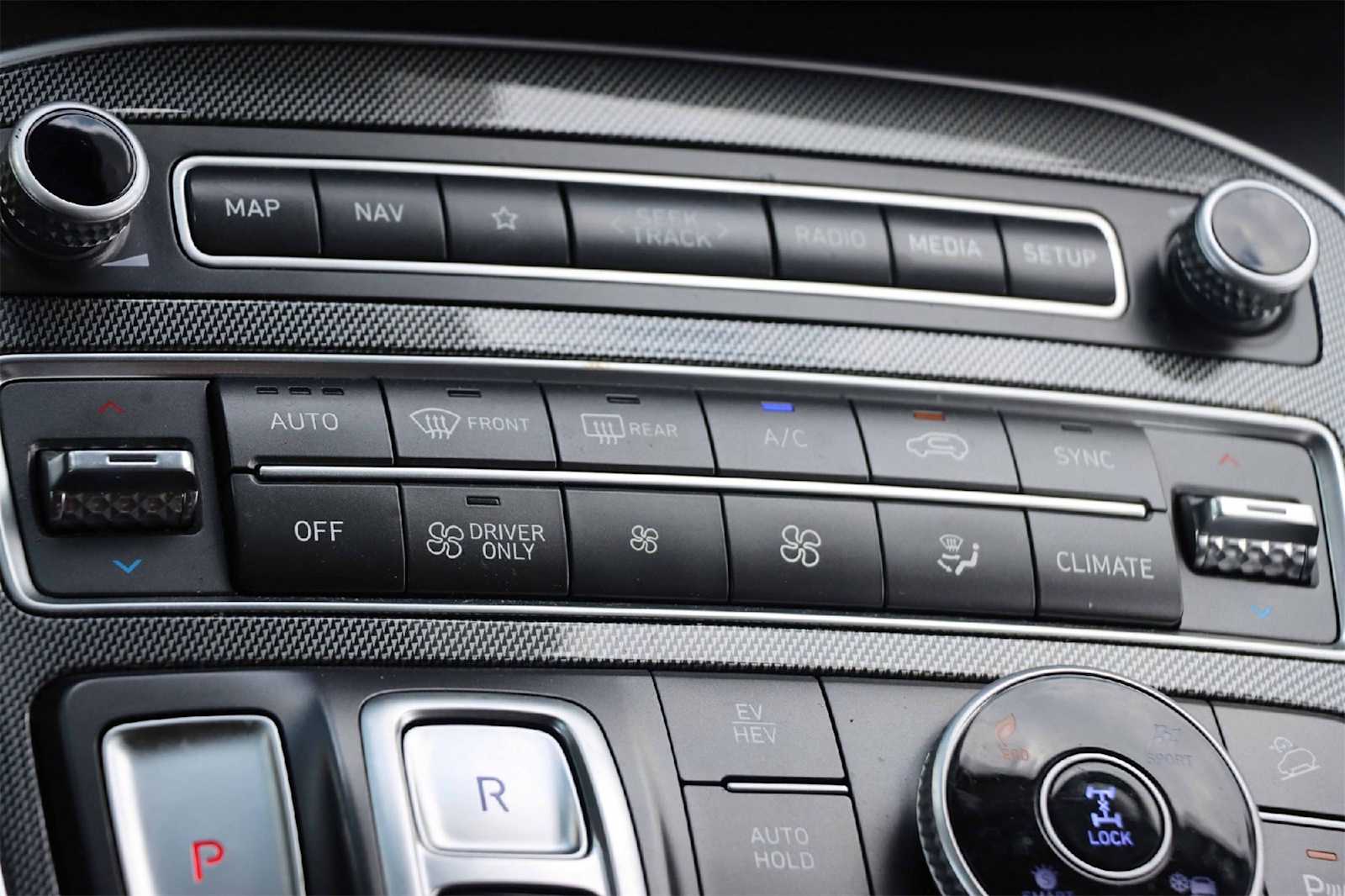 Thumbnail: 2023 Hyundai Santa Fe - 18