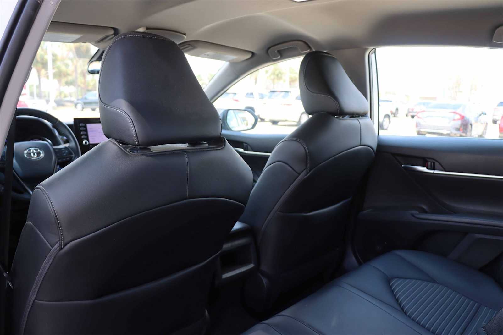 Thumbnail: 2022 Toyota Camry - 13