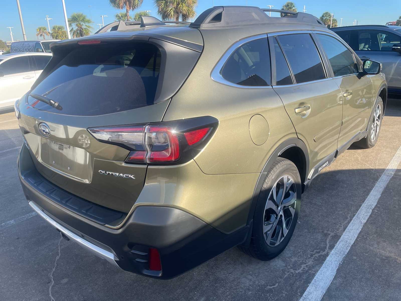 2022 Subaru Outback Limited photo 3