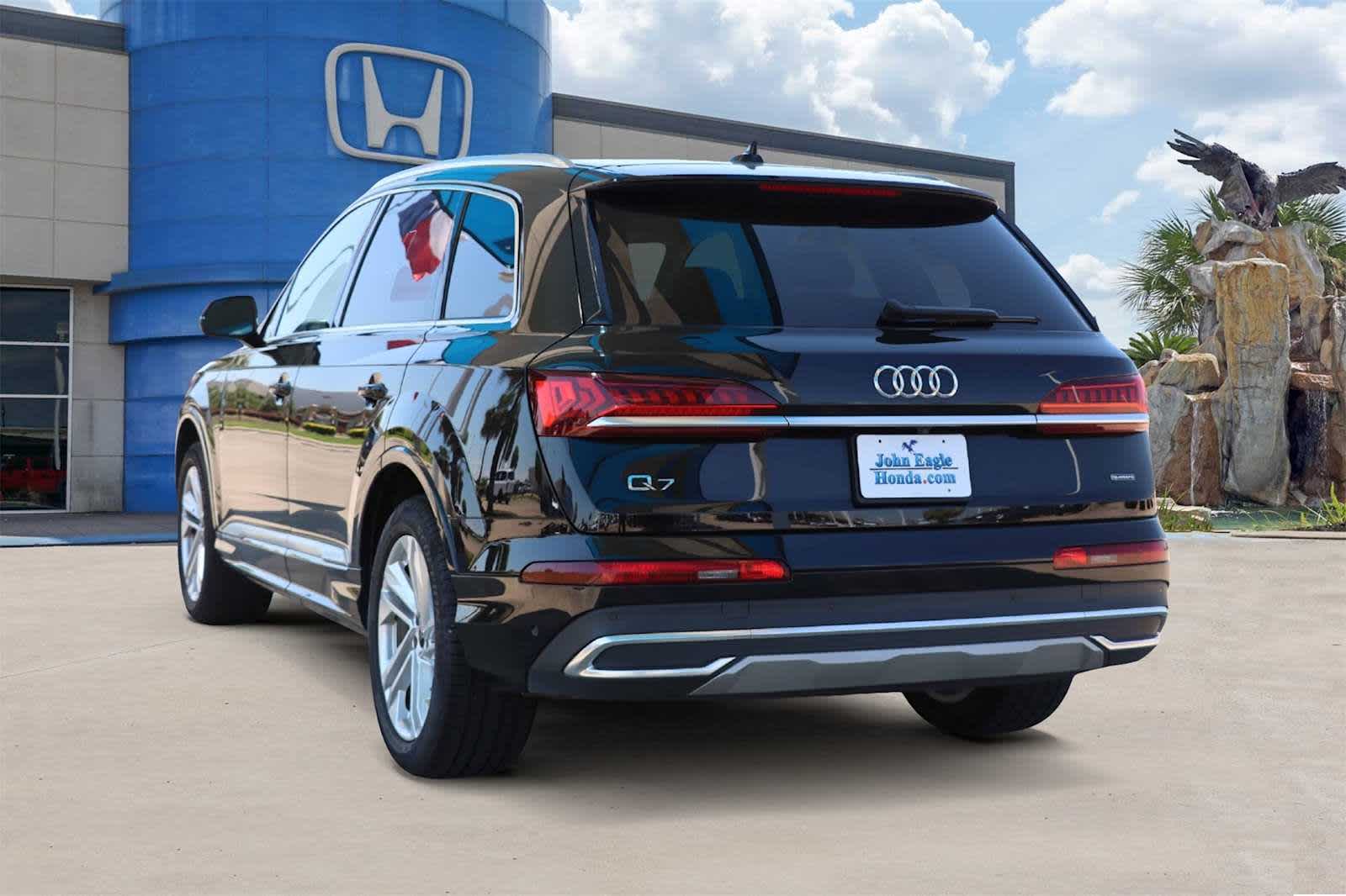 2024 Audi Q7 55 Premium Plus photo 4