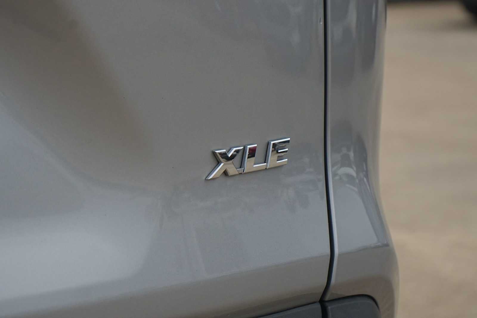 Thumbnail: 2024 Toyota RAV4 - 8