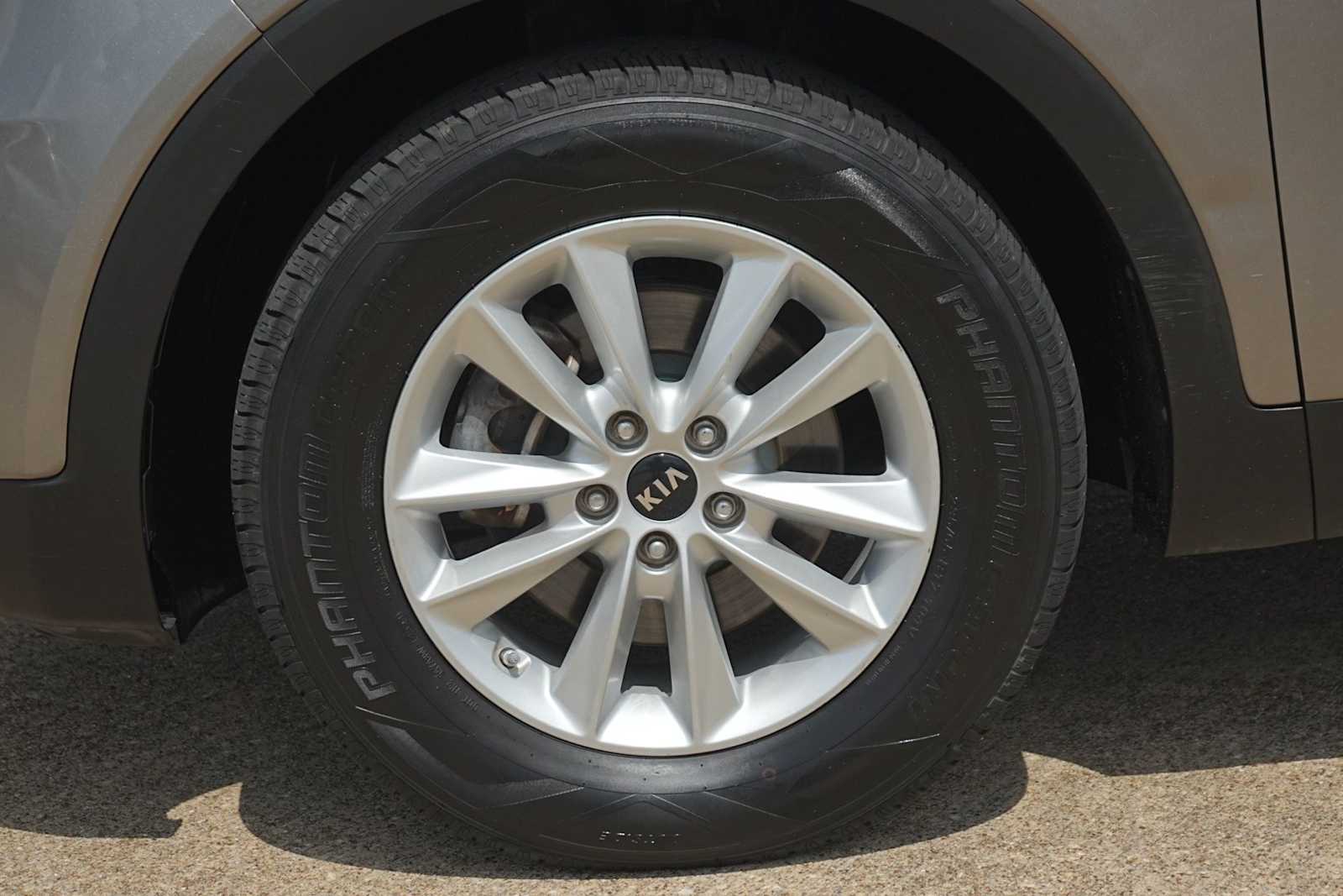Thumbnail: 2019 Kia Sorento - 6