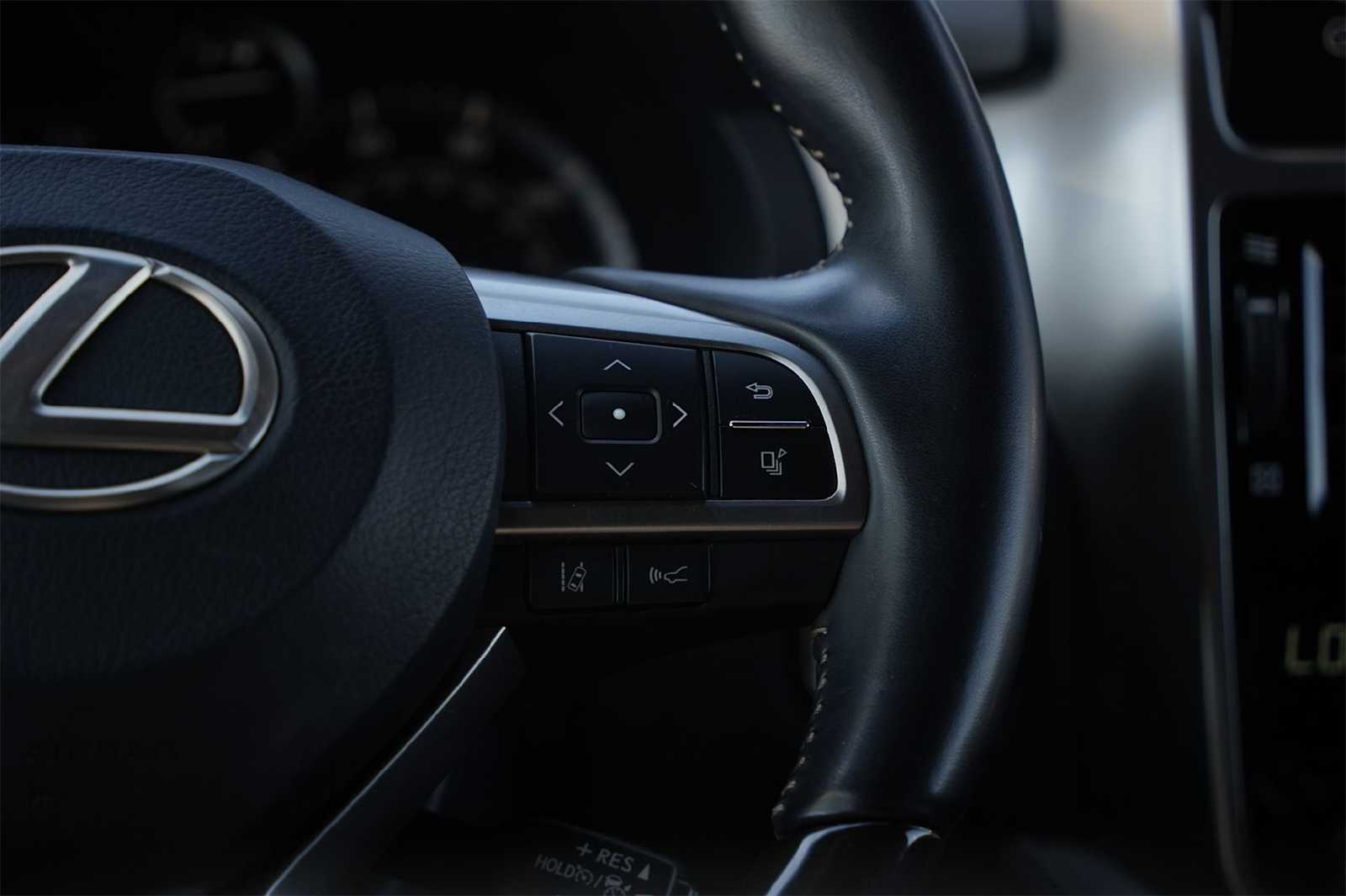 Thumbnail: 2023 Lexus GX - 25