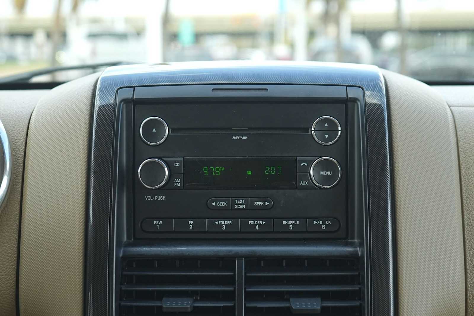 Thumbnail: 2010 Ford Explorer - 19