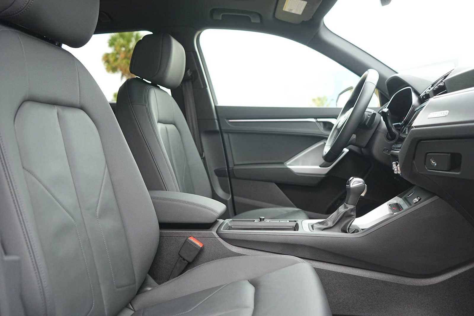 Thumbnail: 2023 Audi Q3 - 15