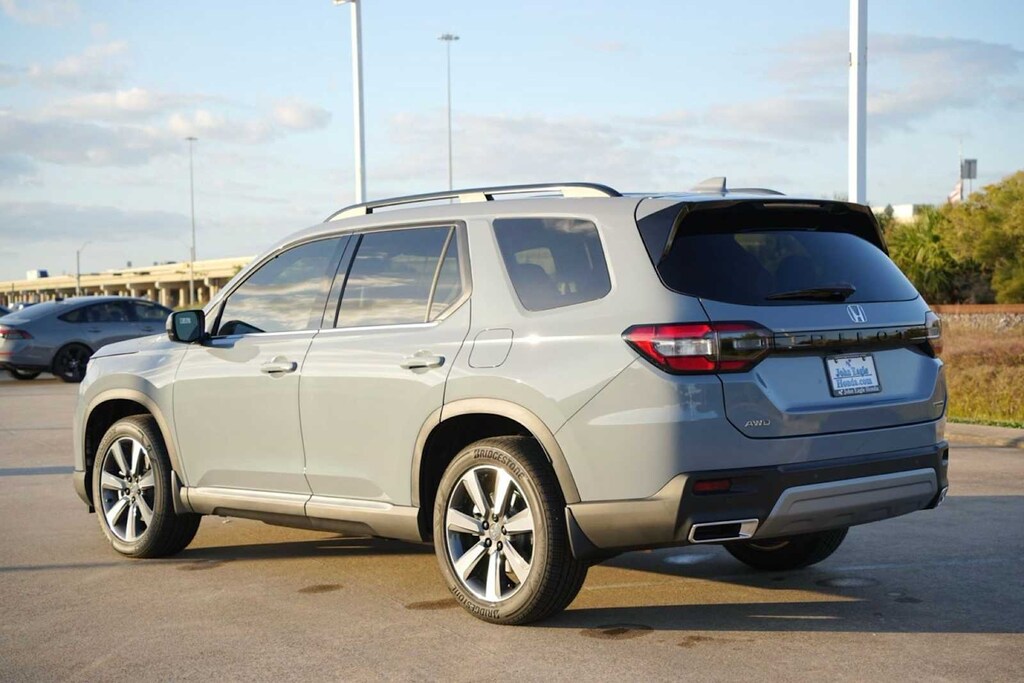 New 2025 Honda Pilot Touring SUV