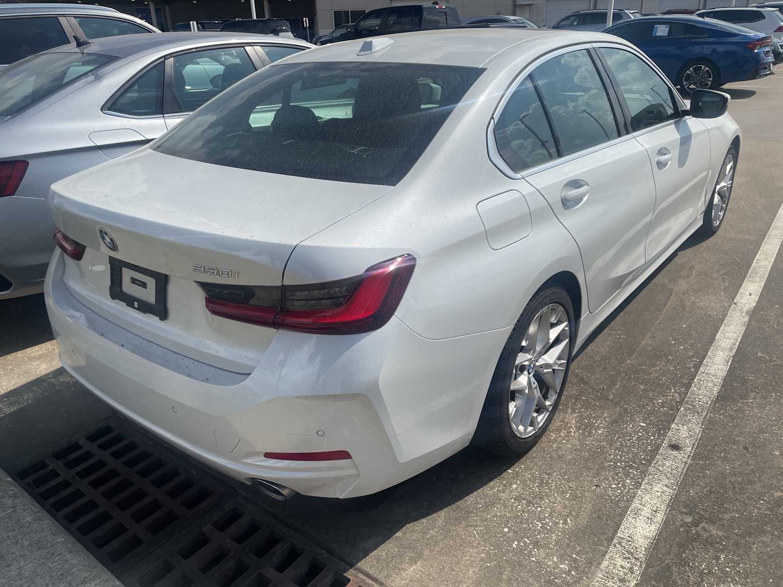 2025 Bmw 330i photo 3