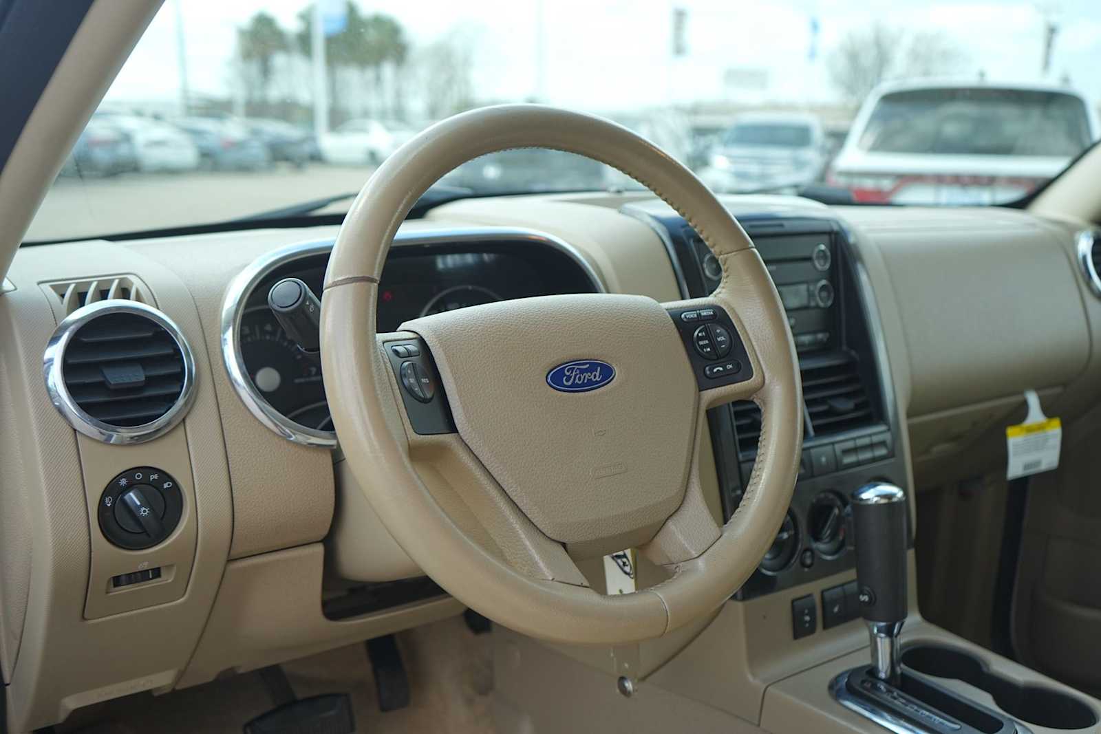 Thumbnail: 2010 Ford Explorer - 2