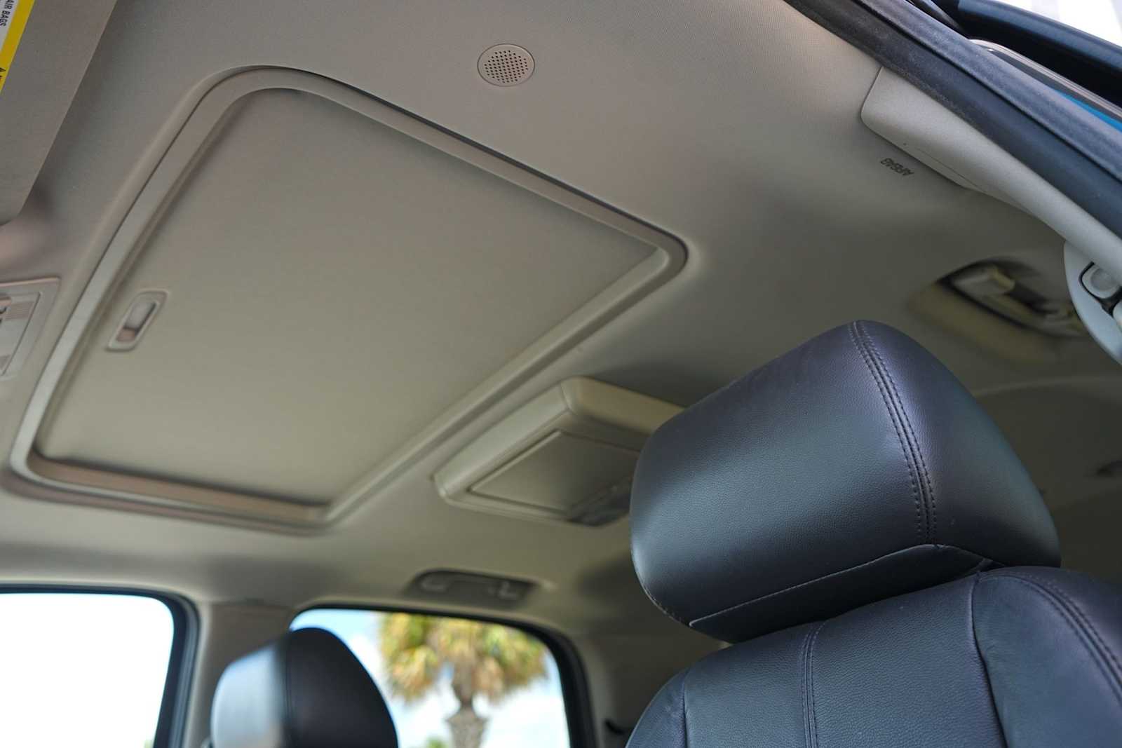 Thumbnail: 2011 Chevrolet Tahoe - 25