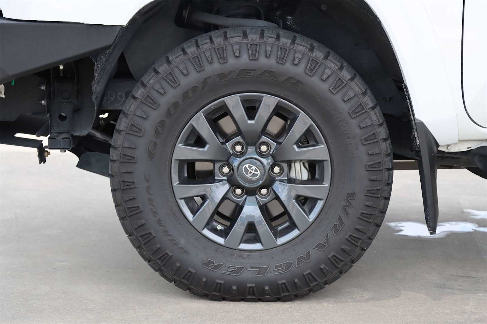 Thumbnail: 2023 Toyota Tacoma - 9