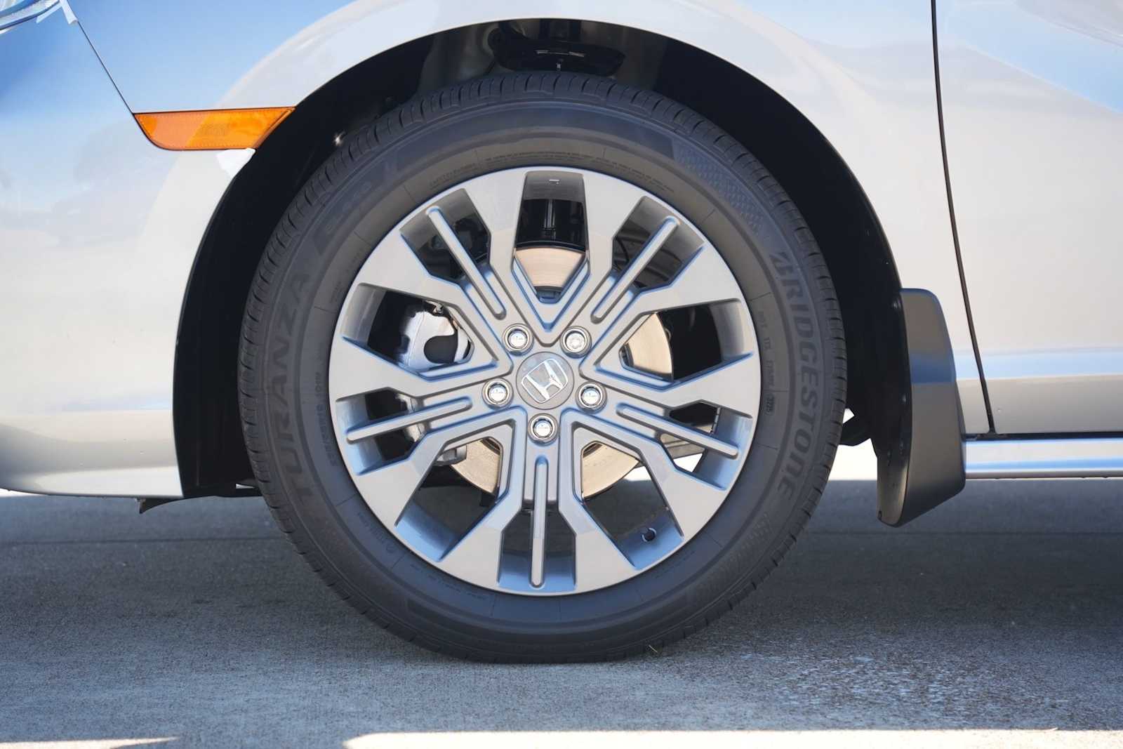 Thumbnail: 2026 Honda Odyssey - 7