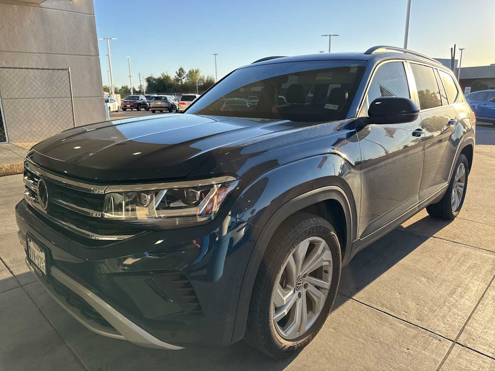 Thumbnail: 2023 Volkswagen Atlas - 3