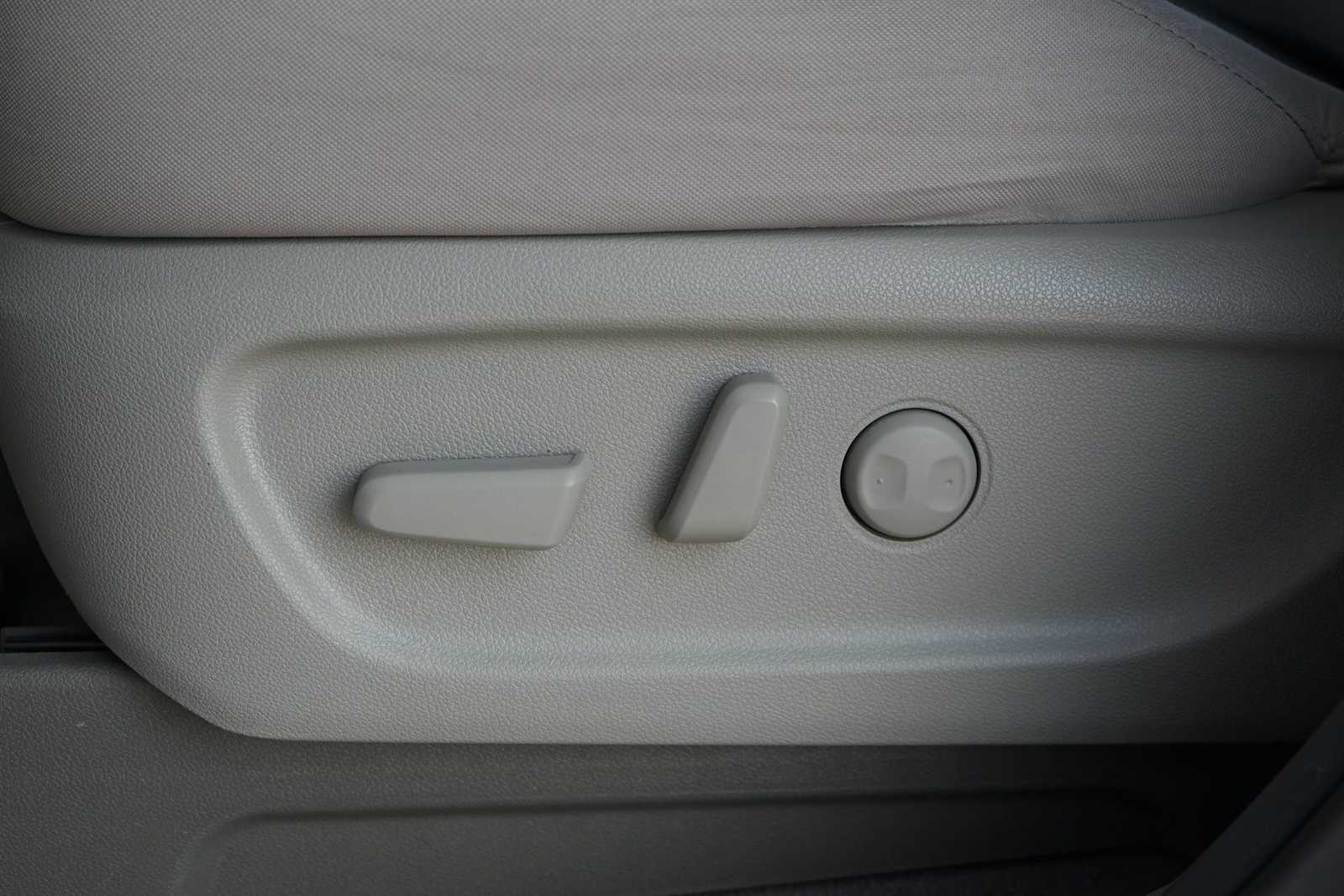 Thumbnail: 2017 Kia Sedona - 12