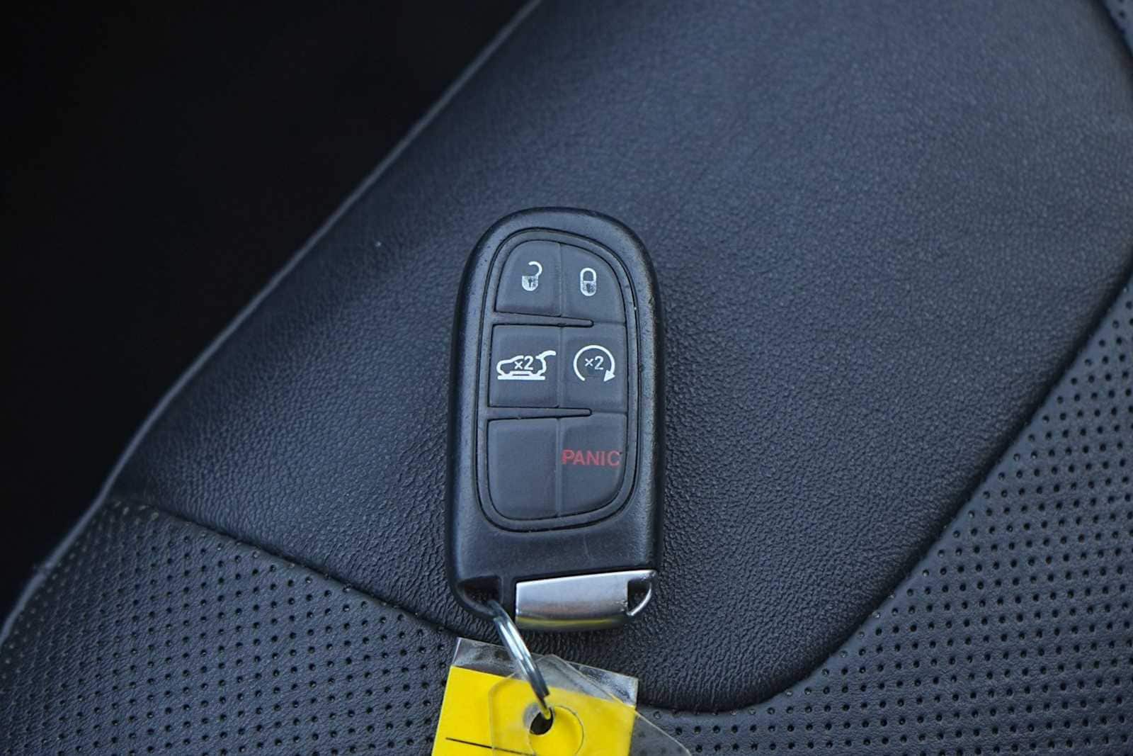 Thumbnail: 2019 Jeep Cherokee - 27