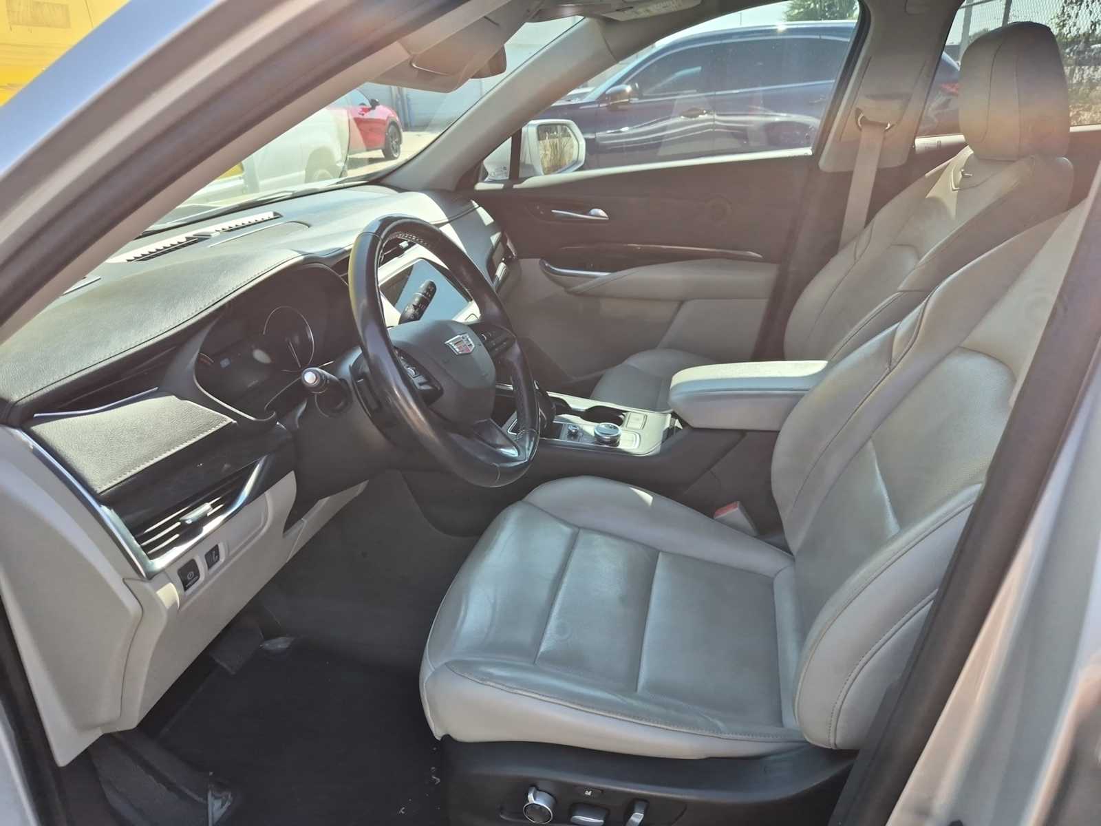 Thumbnail: 2019 Cadillac XT4 - 5