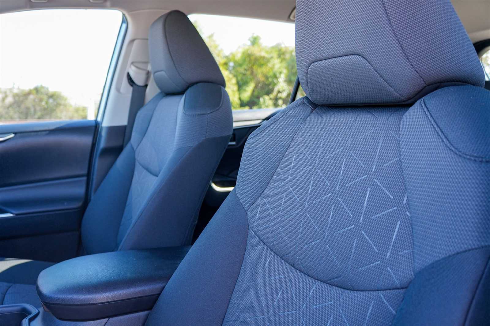 Thumbnail: 2025 Toyota RAV4 - 11