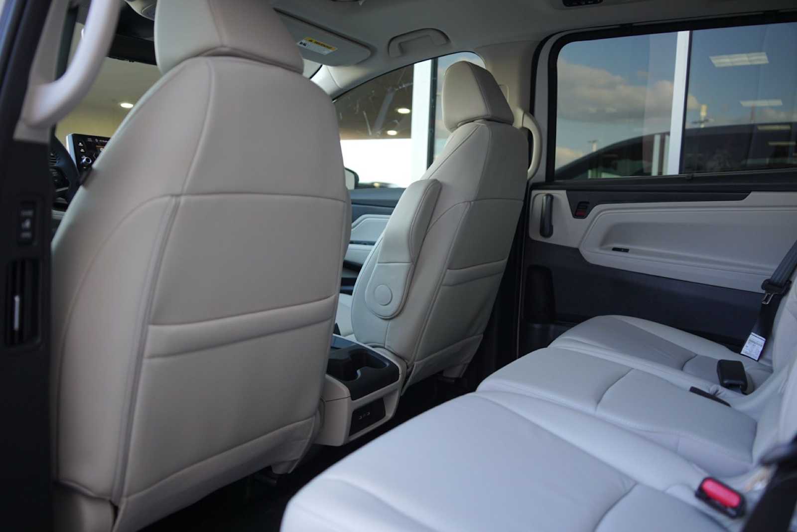 Thumbnail: 2026 Honda Odyssey - 12