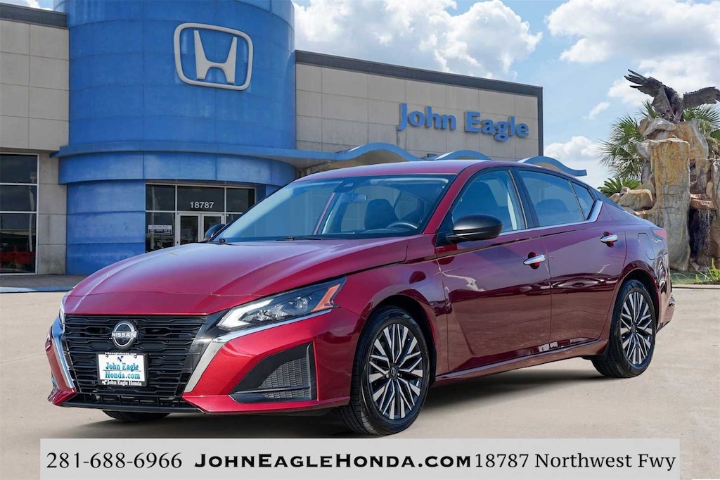 Used 2024 Nissan Altima 2.5 SV Sedan