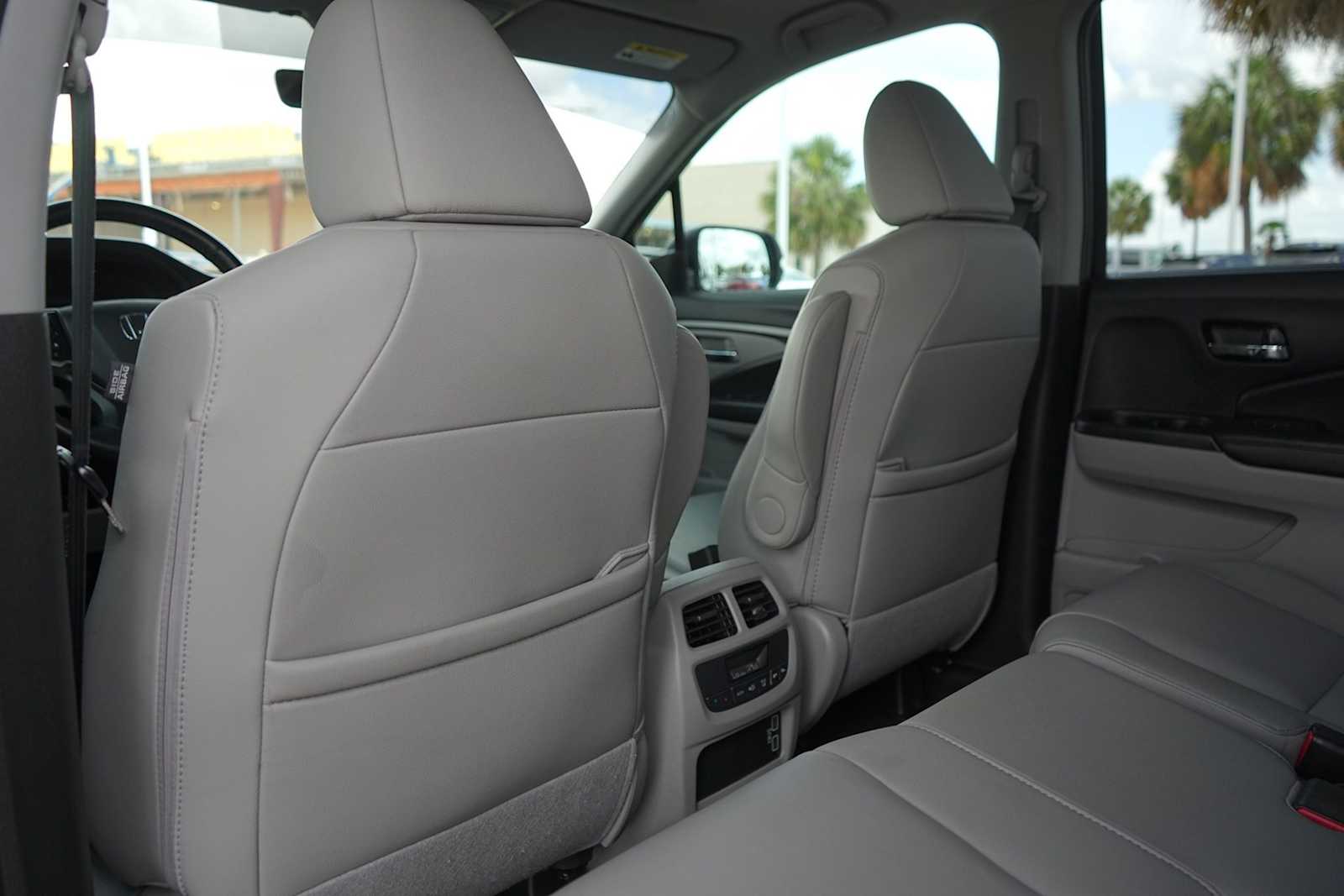 Thumbnail: 2019 Honda Pilot - 13