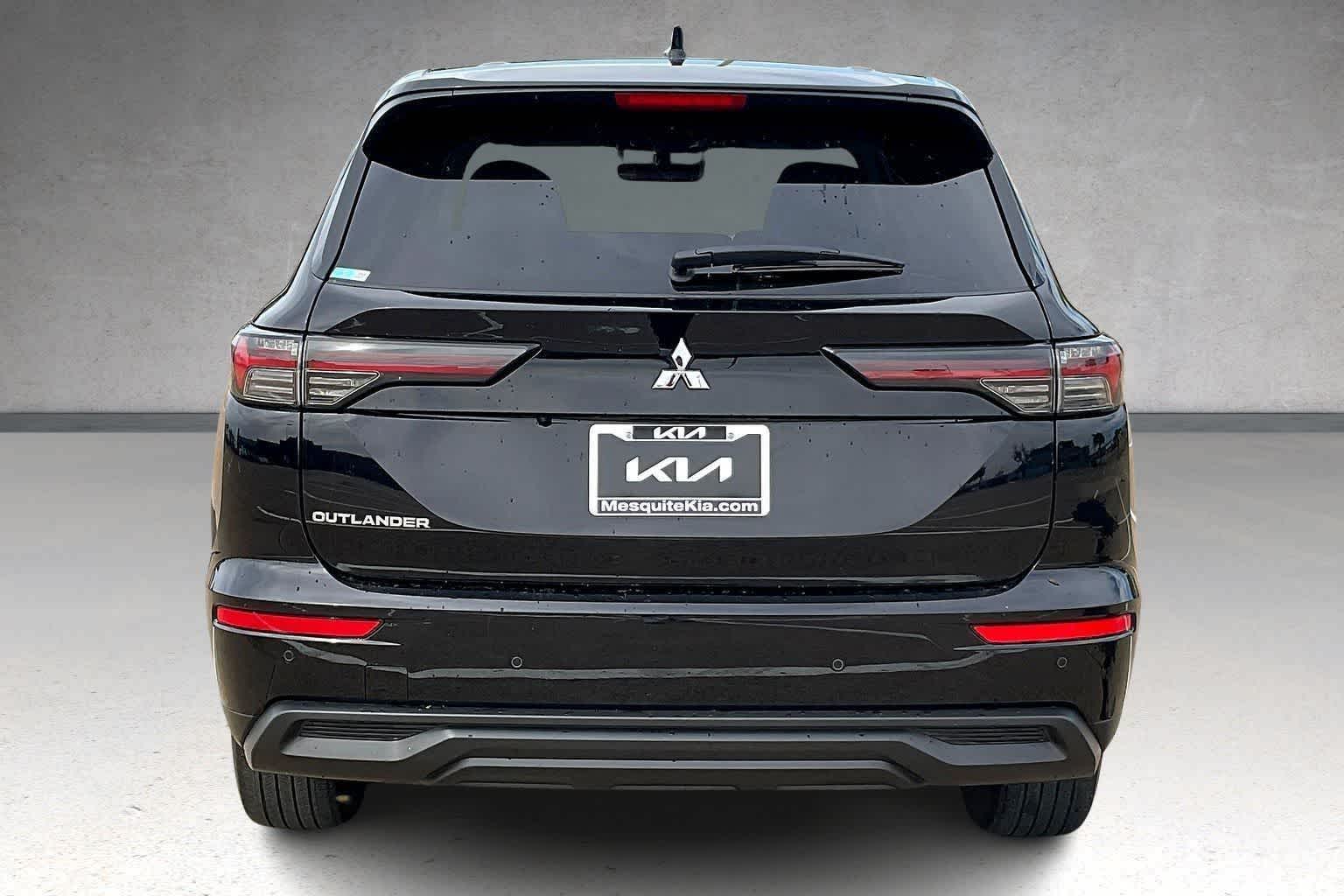 2025 Mitsubishi Outlander ES - Photo 5