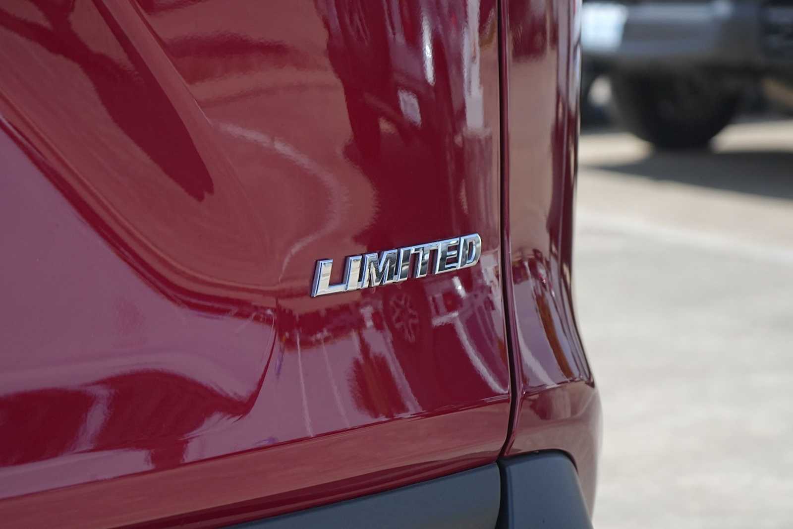 Thumbnail: 2024 Toyota RAV4 - 8