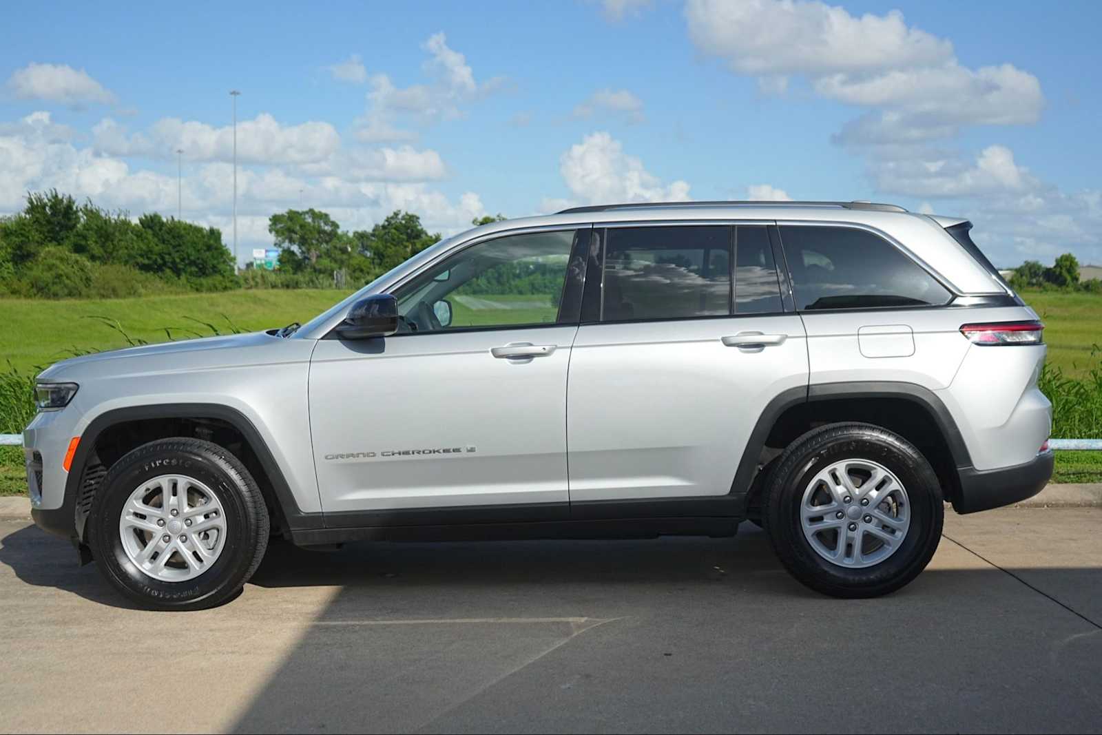 Thumbnail: 2024 Jeep Grand Cherokee - 3