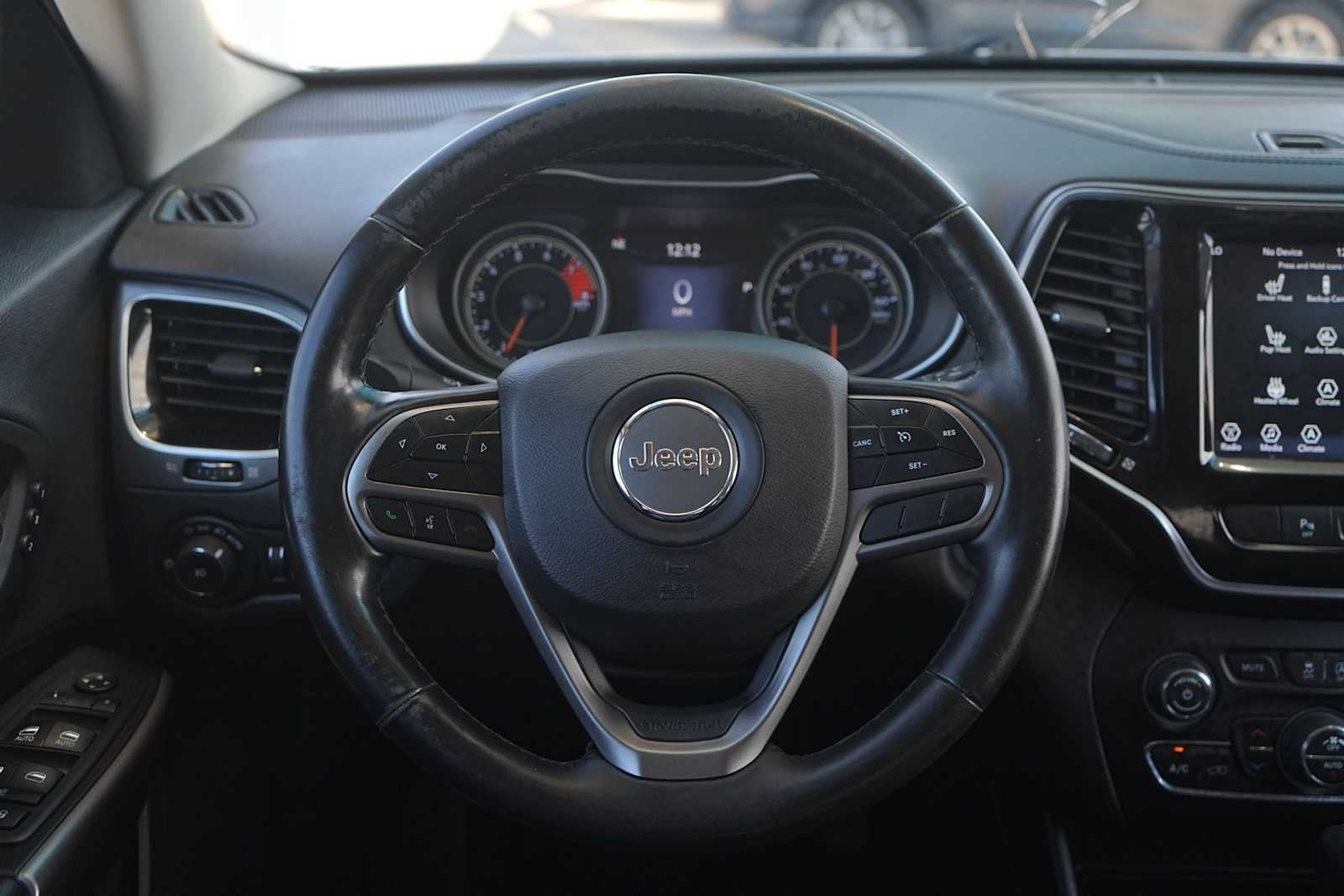 Thumbnail: 2019 Jeep Cherokee - 15