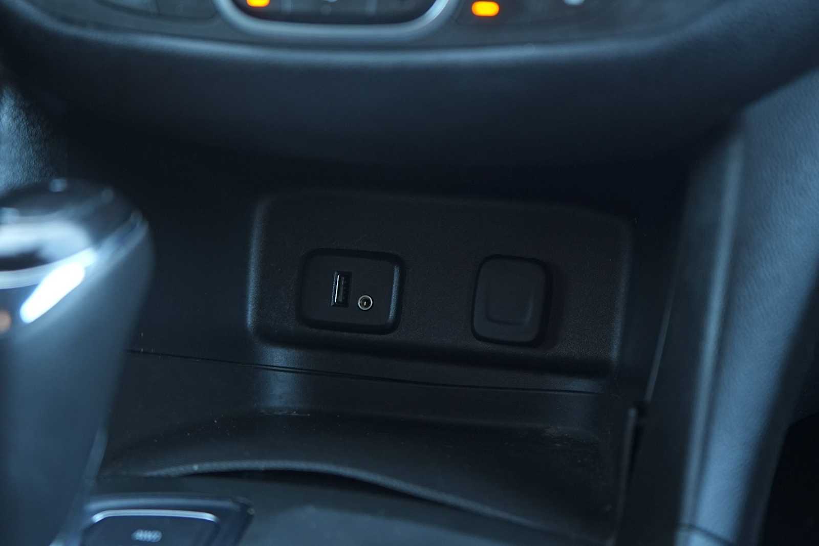 Thumbnail: 2018 Chevrolet Equinox - 24