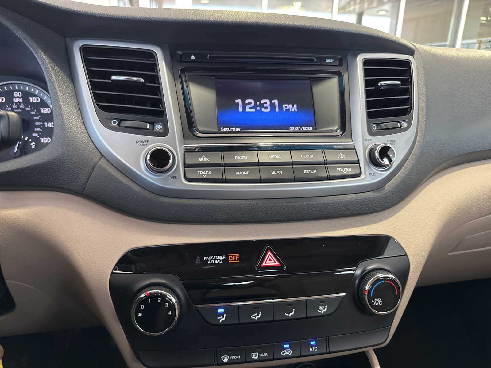 Thumbnail: 2016 Hyundai Tucson - 10