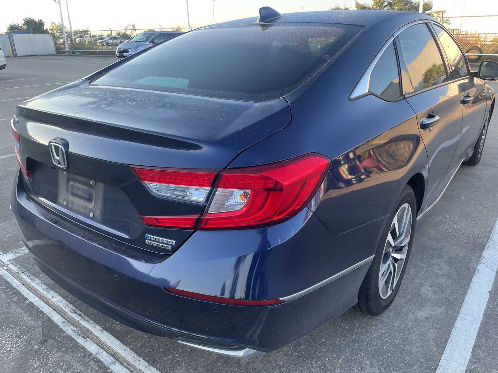 2018 Honda Accord Hybrid Touring photo 3