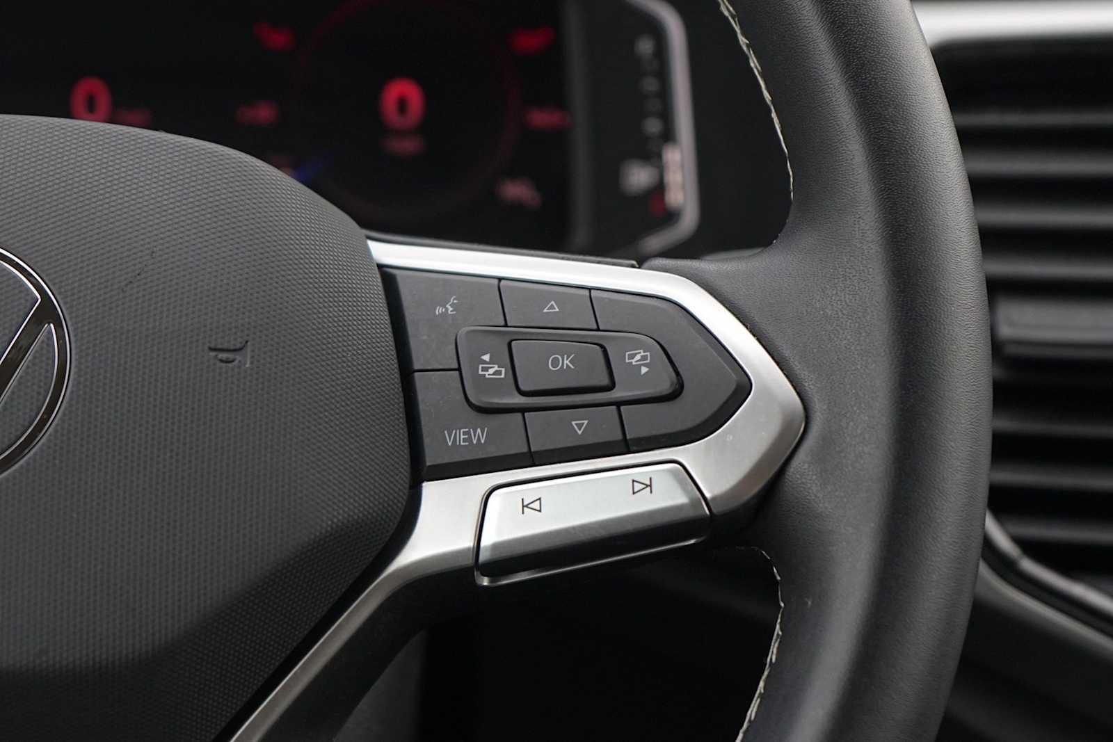 Thumbnail: 2023 Volkswagen Atlas - 18