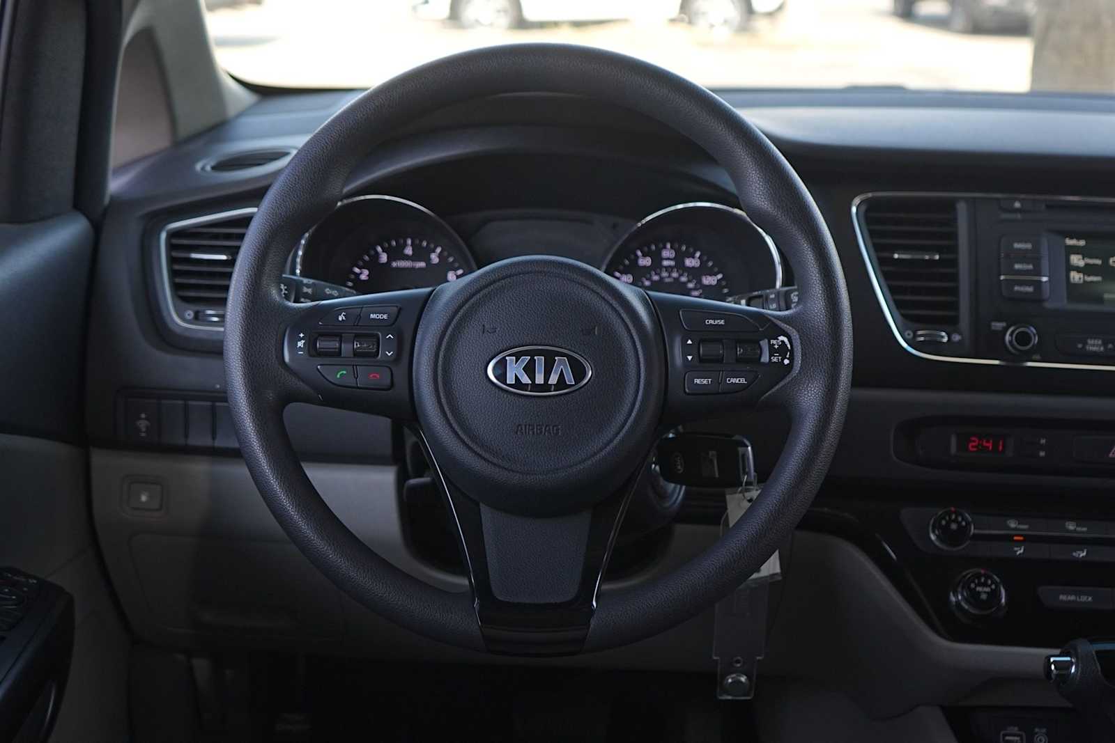 Thumbnail: 2017 Kia Sedona - 16