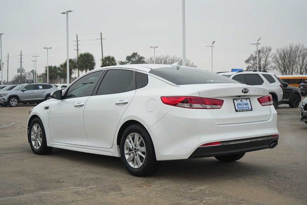 Used 2018 Kia Optima LX Sedan