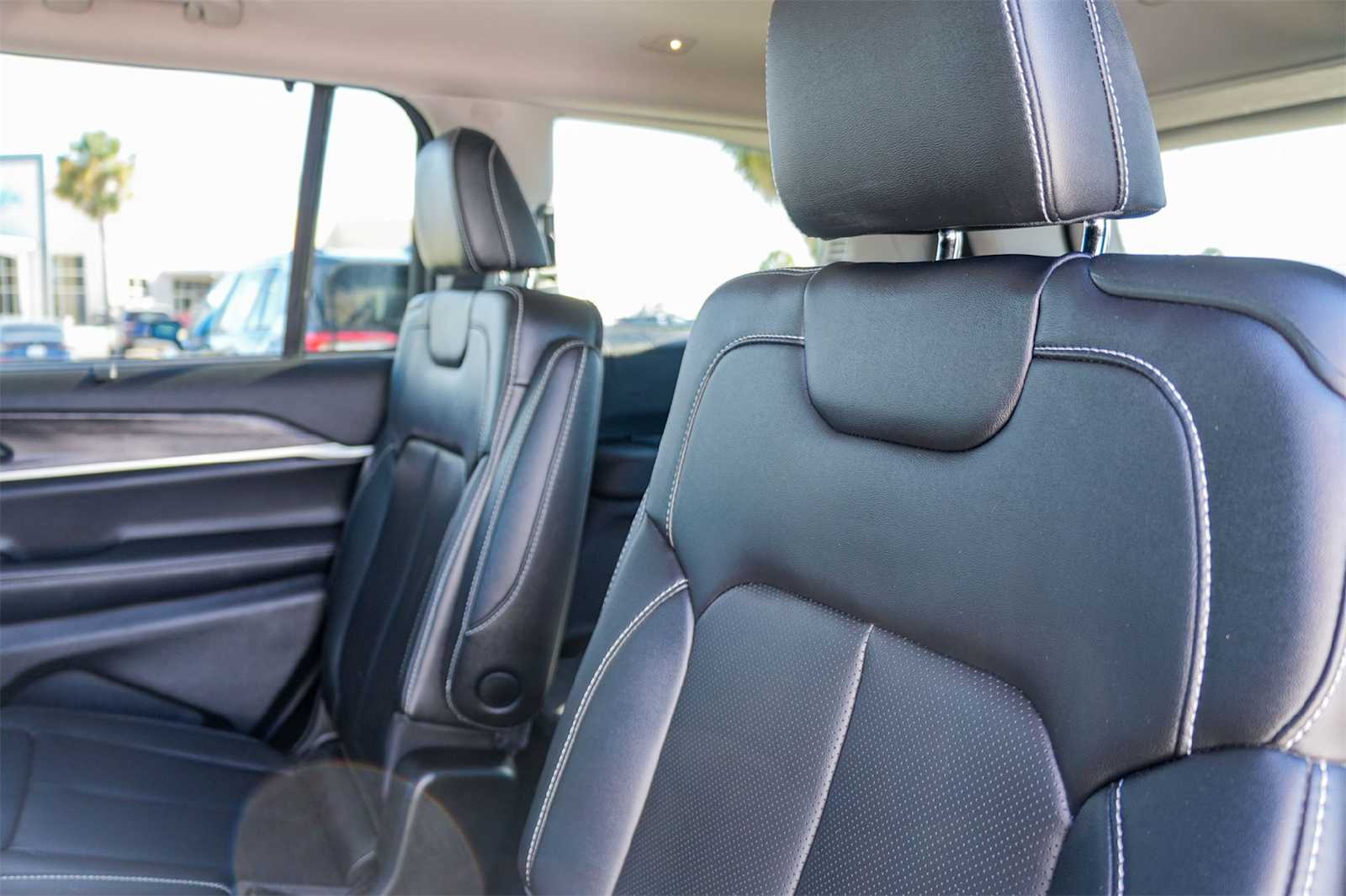 Thumbnail: 2023 Jeep Grand Cherokee - 13