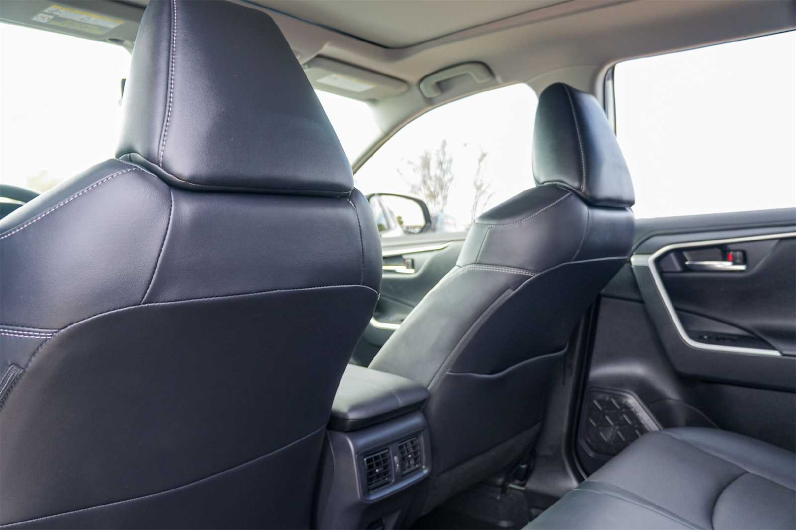 Thumbnail: 2021 Toyota RAV4 - 12