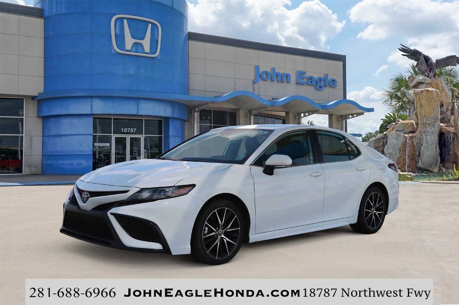 Thumbnail: 2022 Toyota Camry - 1