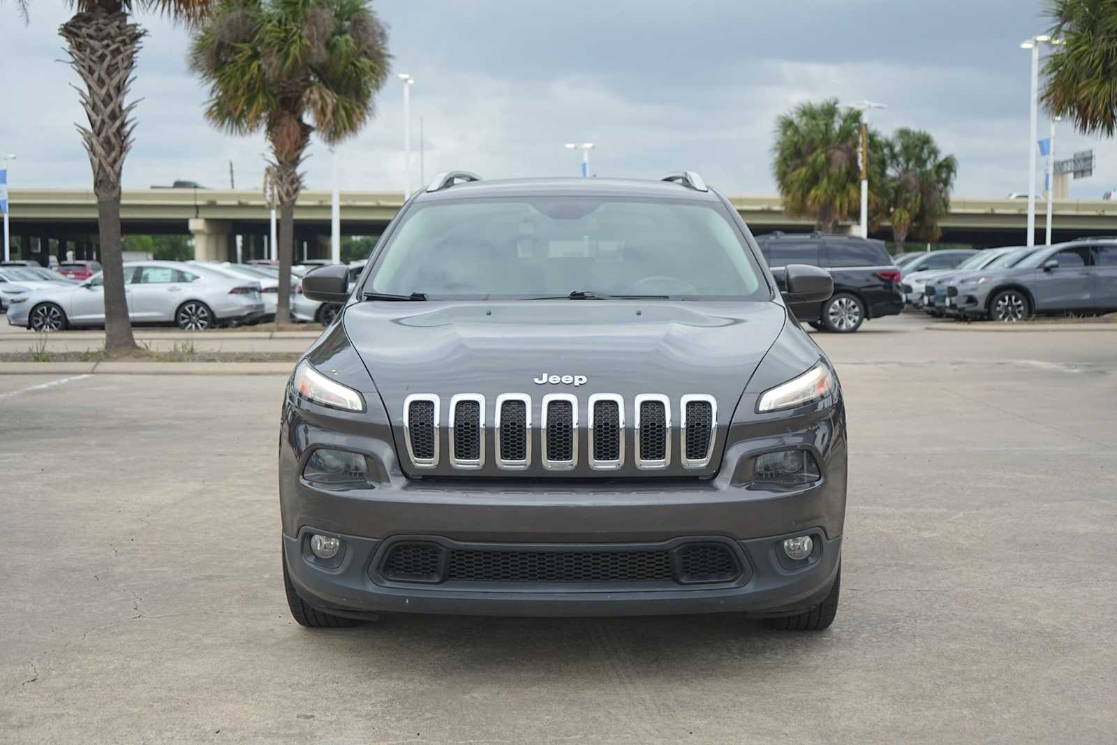 Thumbnail: 2016 Jeep Cherokee - 6