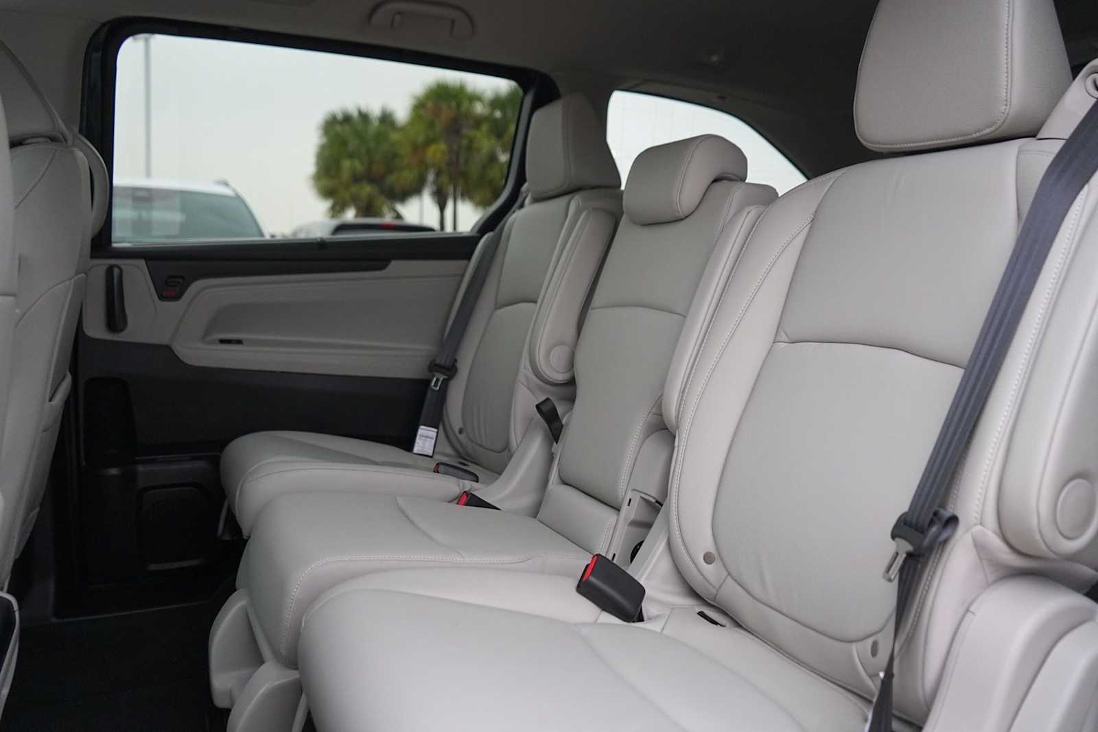 Thumbnail: 2026 Honda Odyssey - 14