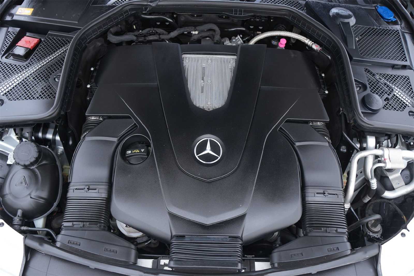 Thumbnail: 2015 Mercedes-Benz C-Class - 9