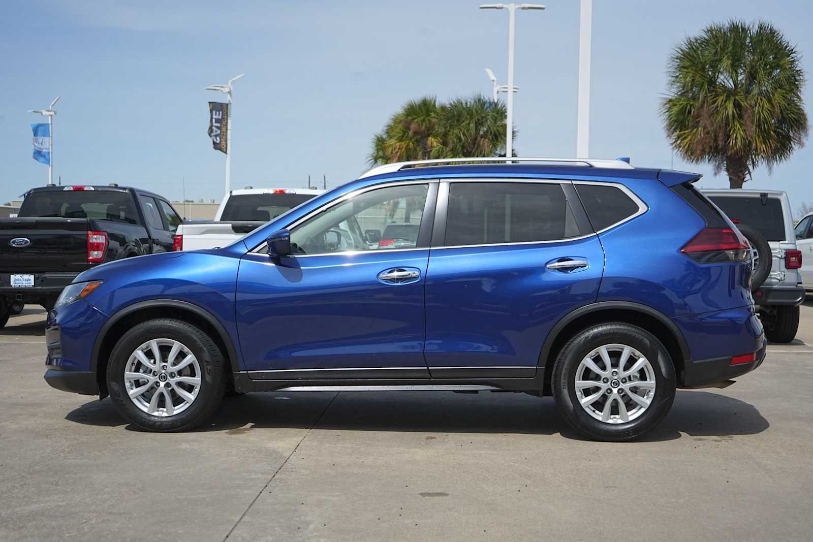 Thumbnail: 2020 Nissan Rogue - 3