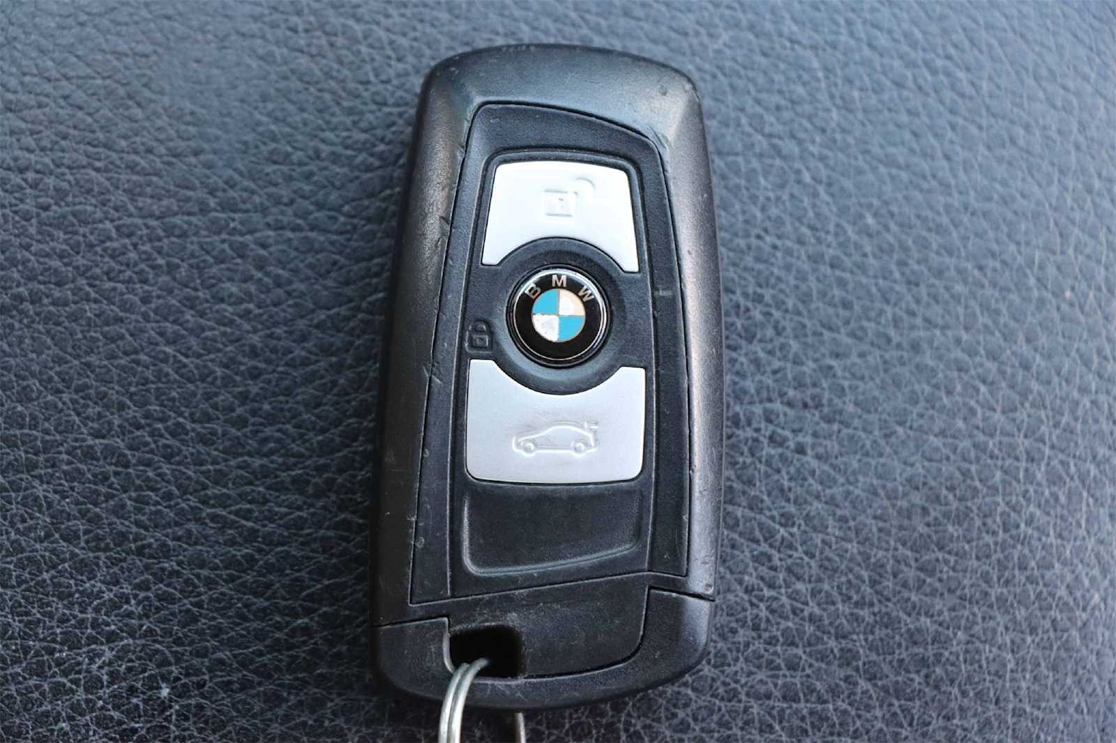 Thumbnail: 2013 BMW 3 Series - 27