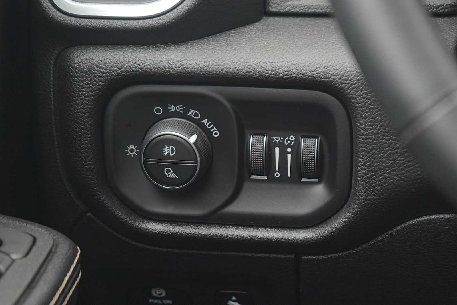 Thumbnail: 2025 RAM 1500 - 22