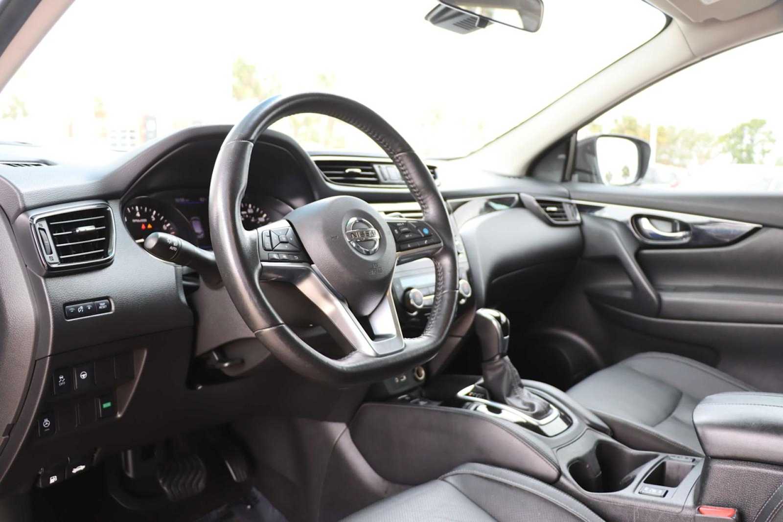 2019 Nissan Rogue Sport SL 2