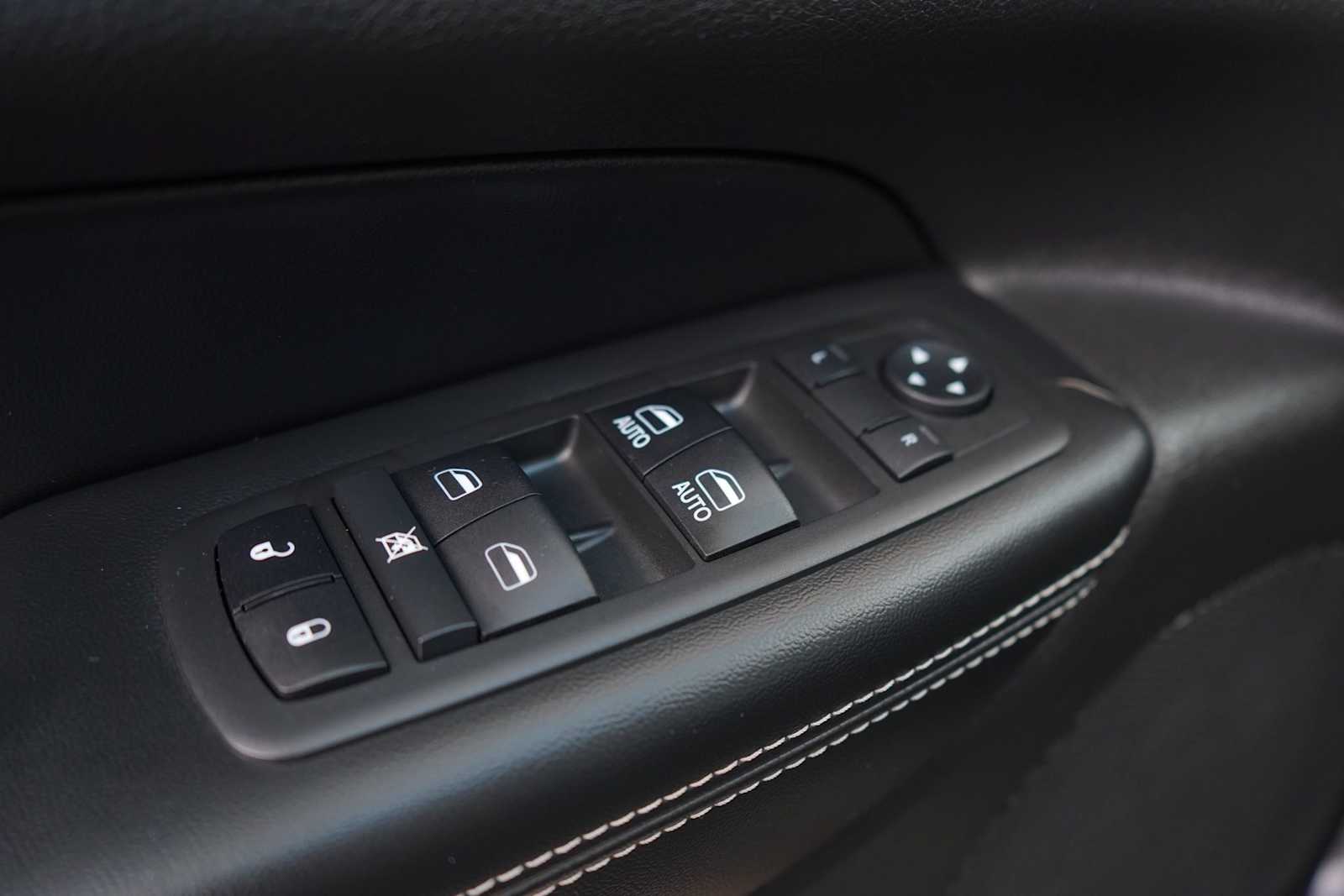 Thumbnail: 2017 Jeep Grand Cherokee - 12