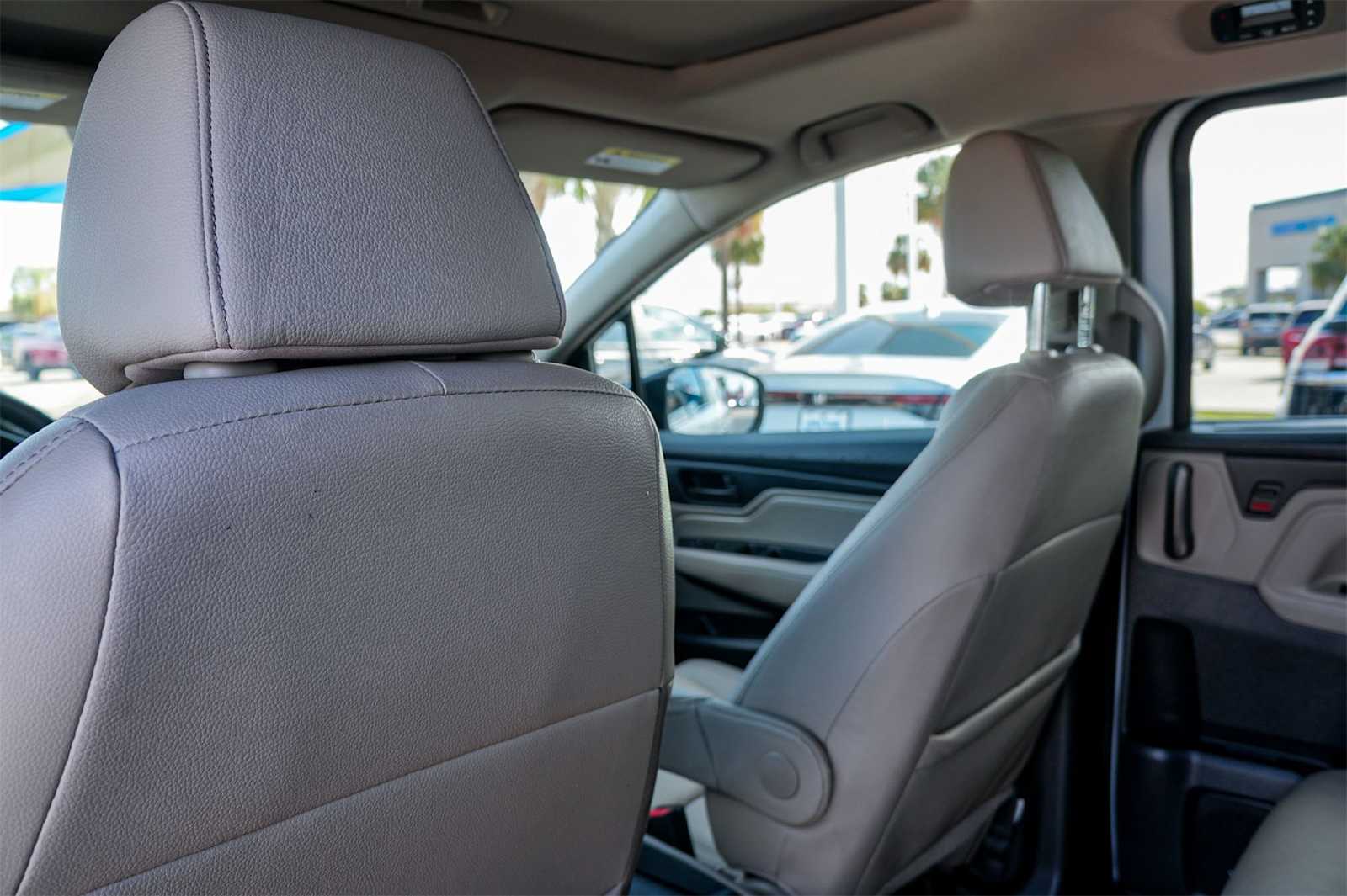 Thumbnail: 2023 Honda Odyssey - 12