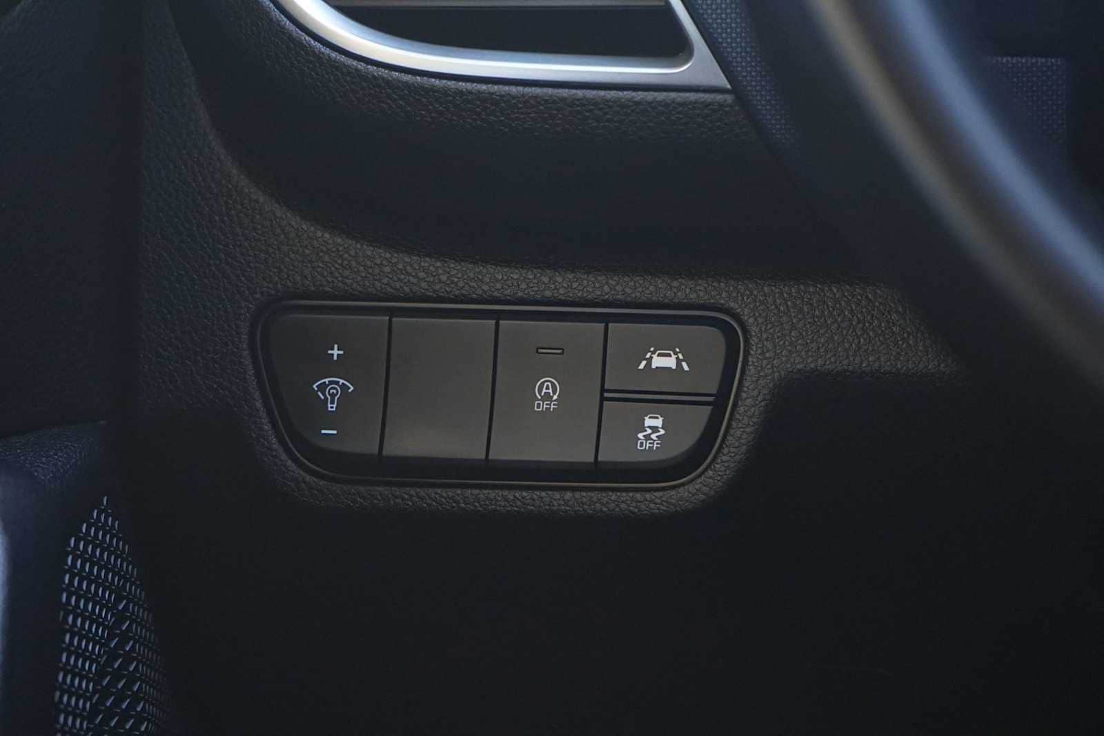 Thumbnail: 2023 Kia Seltos - 23