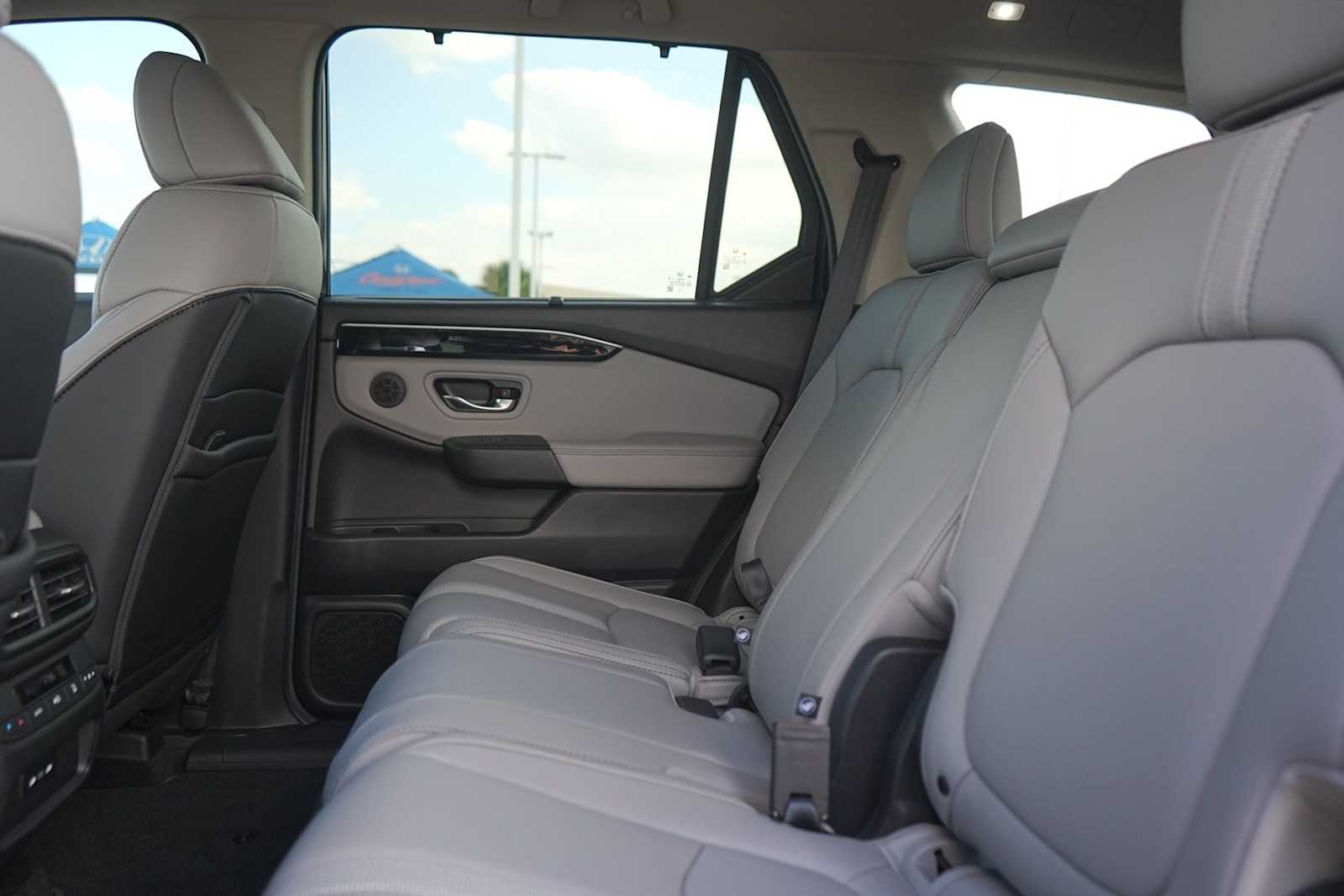 Thumbnail: 2025 Honda Pilot - 13