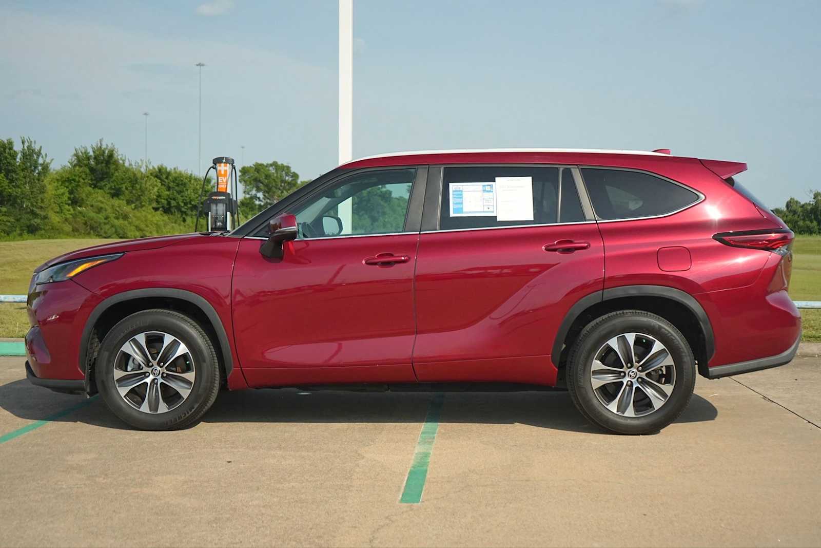 2023 Toyota Highlander XLE - Photo 3