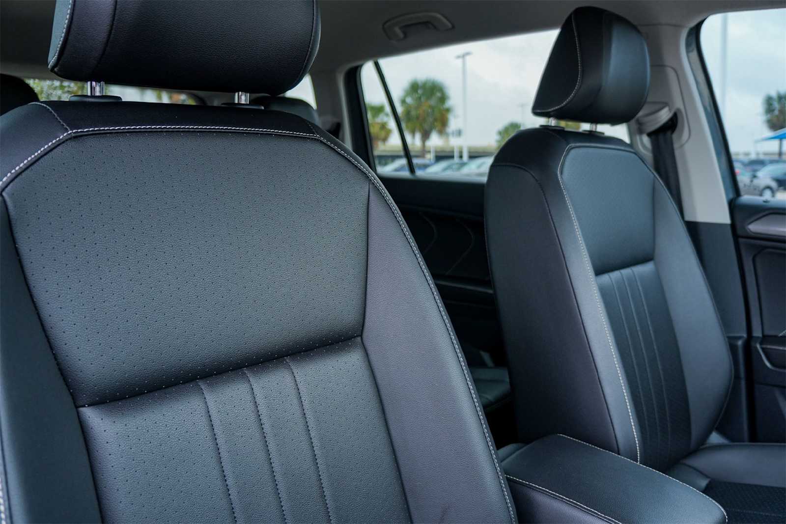 Thumbnail: 2024 Volkswagen Tiguan - 14