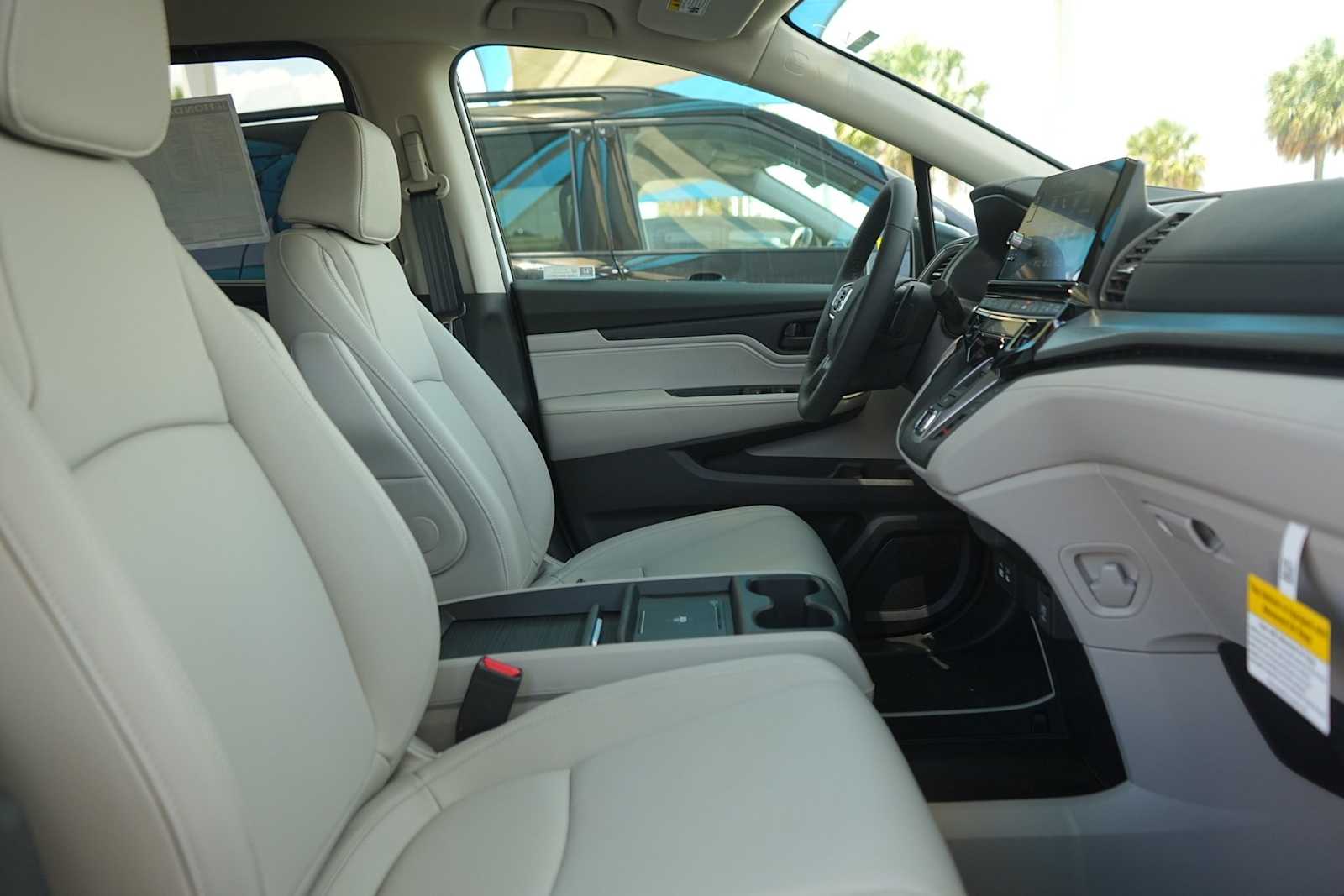 Thumbnail: 2026 Honda Odyssey - 14